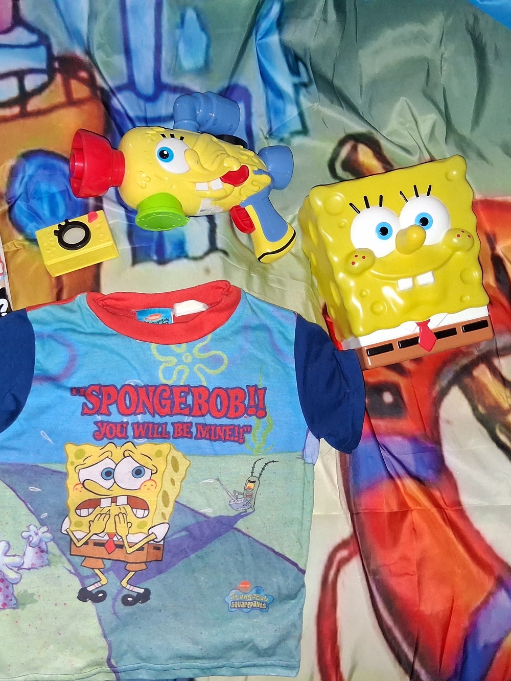 SpongeBob Kids Tee with SpongeBob Toys - Yellow & Blue Bundle